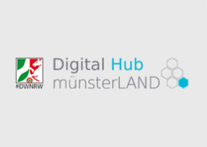 Logo für Digital Hub münsterLAND, mit einem grün-rot-weißen Emblem mit #DWNRW, dem Text Digital Hub münsterLAND und einer Sechseckgrafik - ein blaues Sechseck, das für ERP-Lösungen steht.